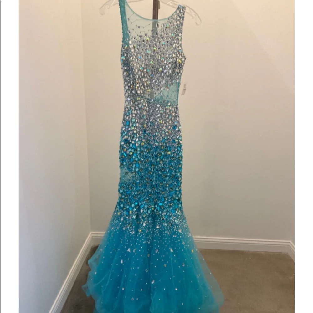 Aqua prom/formal gown